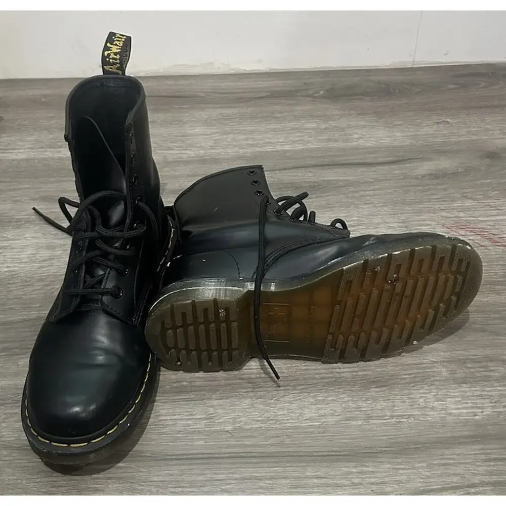 Dr. Martens 1460 Smooth Leather Black 8-Eye Boots Women’s US 8 EU 39